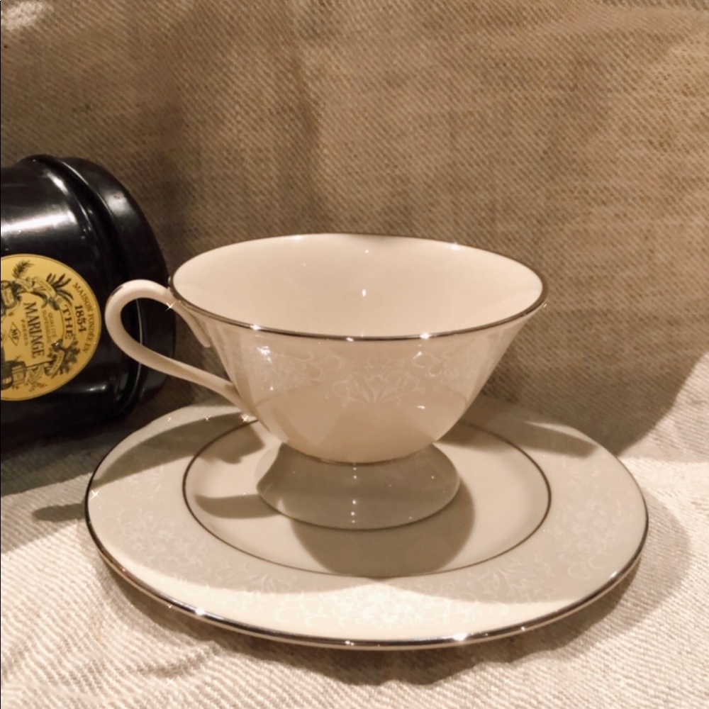 ✨ Precious Vintage Tea Cup